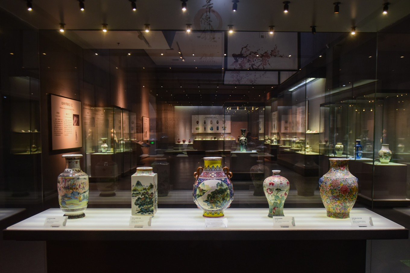 在中国陶瓷博物馆看景德镇的前世今生里面有太多珍品值得品鉴