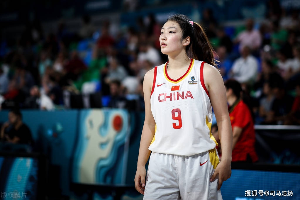 而韩旭则是中国女篮现役球员中,唯一一位去到wnba舞台留洋打过球的