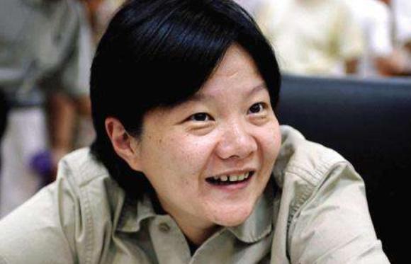 她是名门之后,助陈凯歌封神反被抛弃,4婚的洪晃,如今怎样了