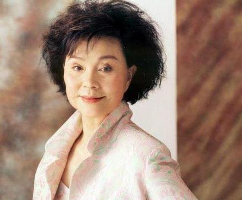原创74岁归亚蕾全家近照与丈夫51年不离弃10个美籍儿孙幸福美满