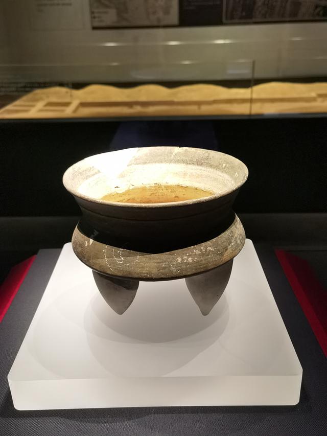 陶斝(jia)龙山文化(距今4400-3800年)盛食器河南禹州瓦店遗址出土