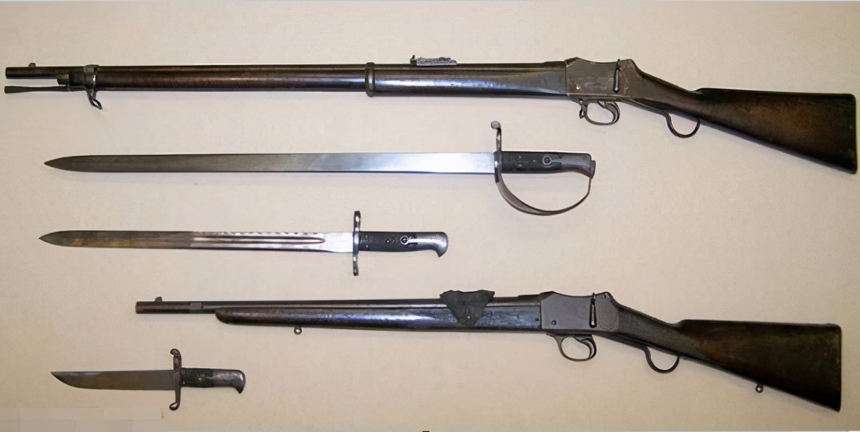 19世纪标兵马蒂尼·亨利后装步枪,也延续了老式前装枪的枪托设计,如
