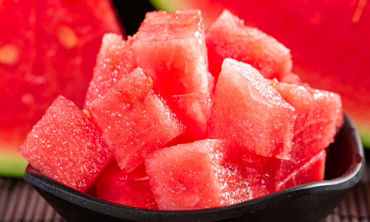 原创7月5种水果放冰箱冻一冻冰西瓜比不了网友比冰淇淋还好吃