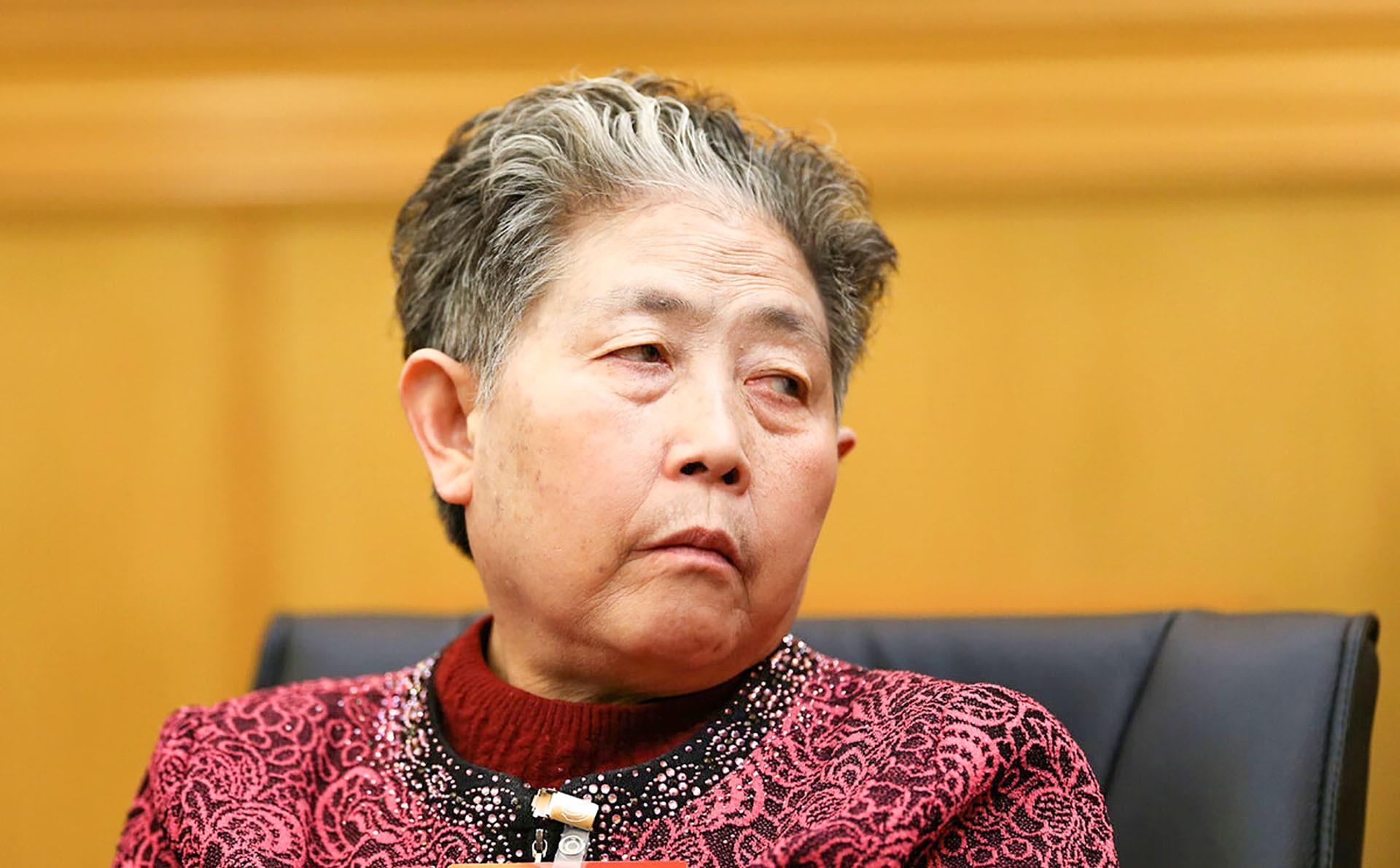 老干妈为何变味?原因是败家儿子作怪,90亿身家陶华碧重出江湖