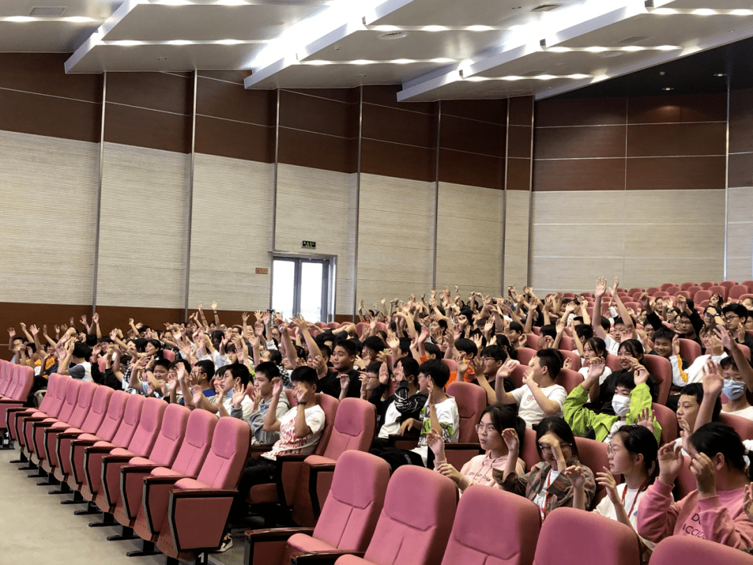 凌宇老师苏州市吴中区东吴外师附属越溪实验中学初三中考励志演讲会