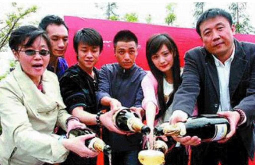 亲妈干妈连捧20年都不红的林雨申,却靠赵思露红了?_李小婉