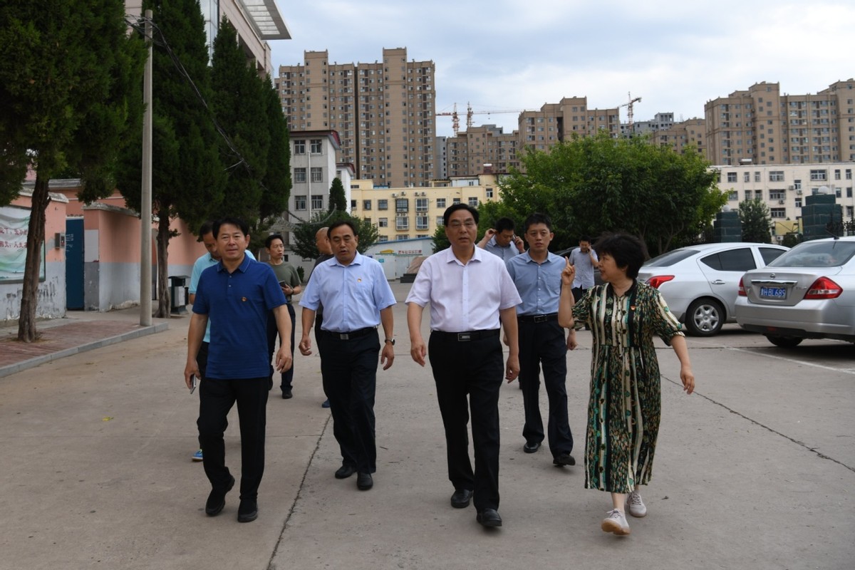 濮阳市副市长孙永振到市职业中专检查校园安全工作