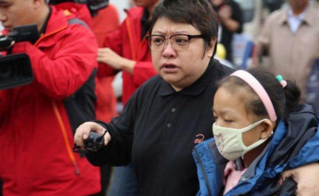 50岁韩红败光上亿家产无父无母的她至今未婚真相令人心酸