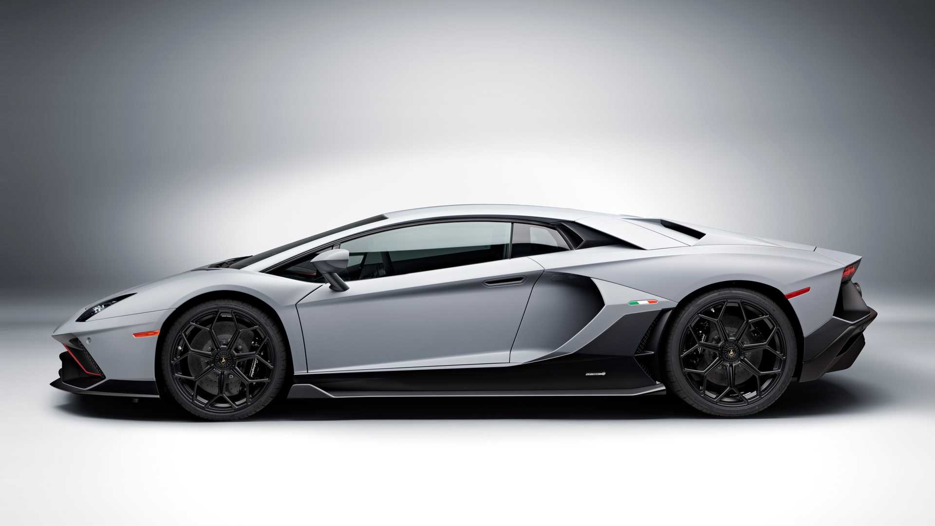 大牛绝唱兰博基尼aventadorultimae官图发布v12自吸加持