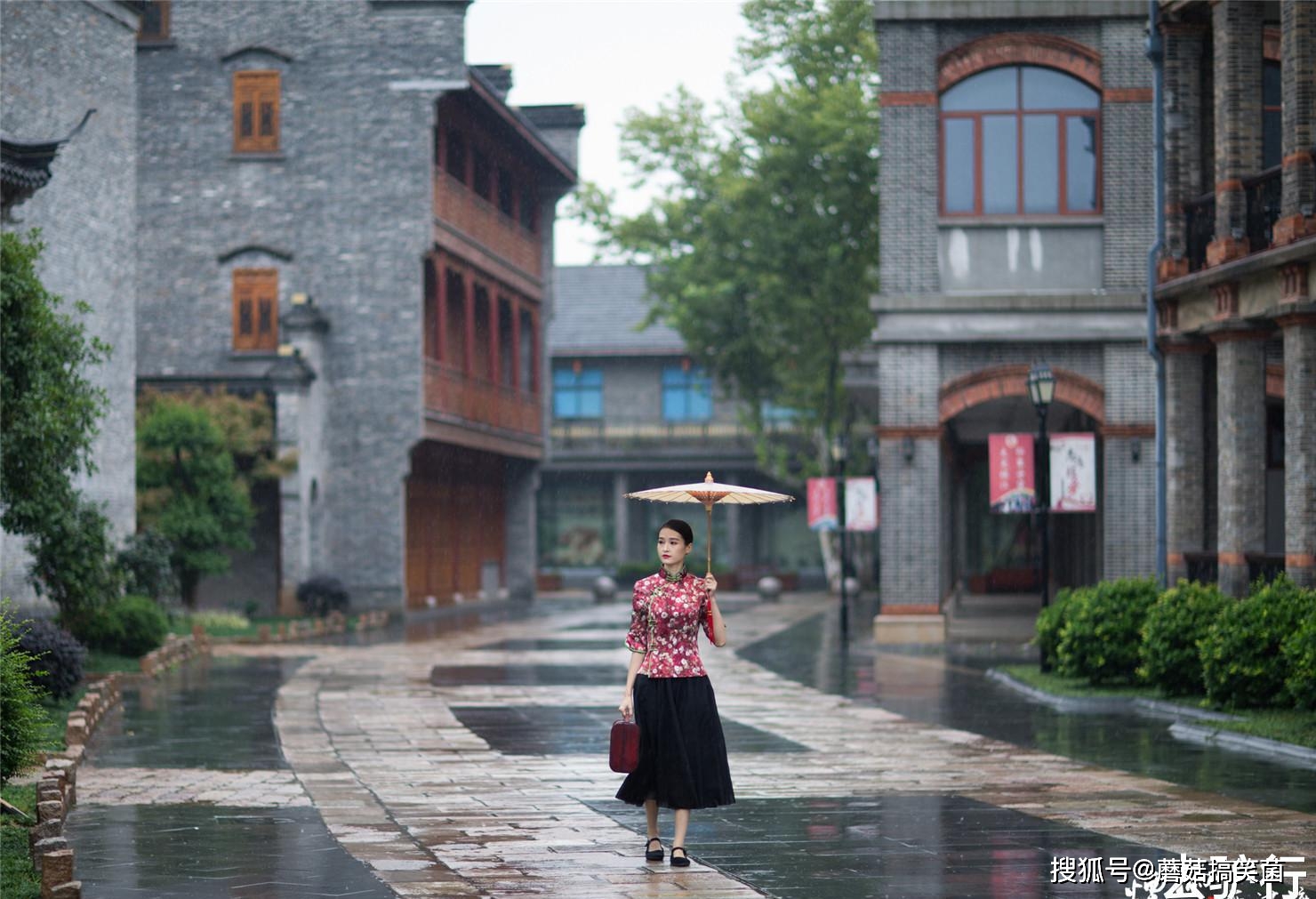 江浙沪最特别的一条长街,下雨天去最合适,人少景美有韵味