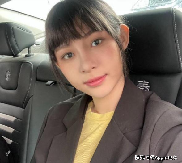 痞幼机车女神的名号,现在在短视频平台上但凡知晓点网红的网友都知道