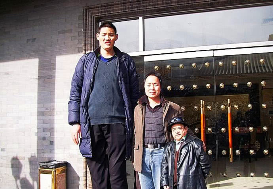 2.26姚明竟然未上巨人榜,在中国10大巨人面前姚明是小弟!
