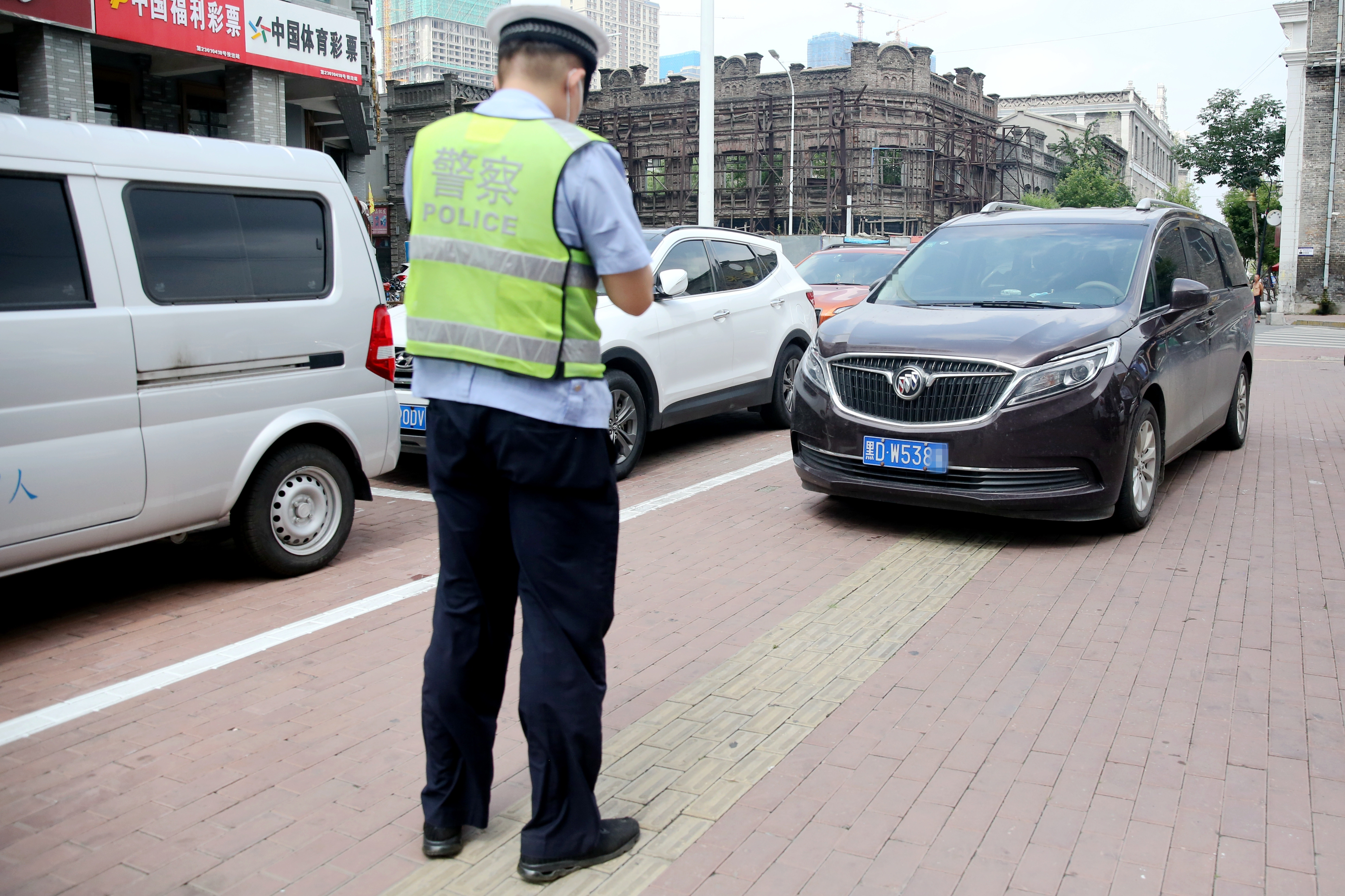 哈尔滨交警提醒:这些路段交通标志已更新,违规停车将被取缔
