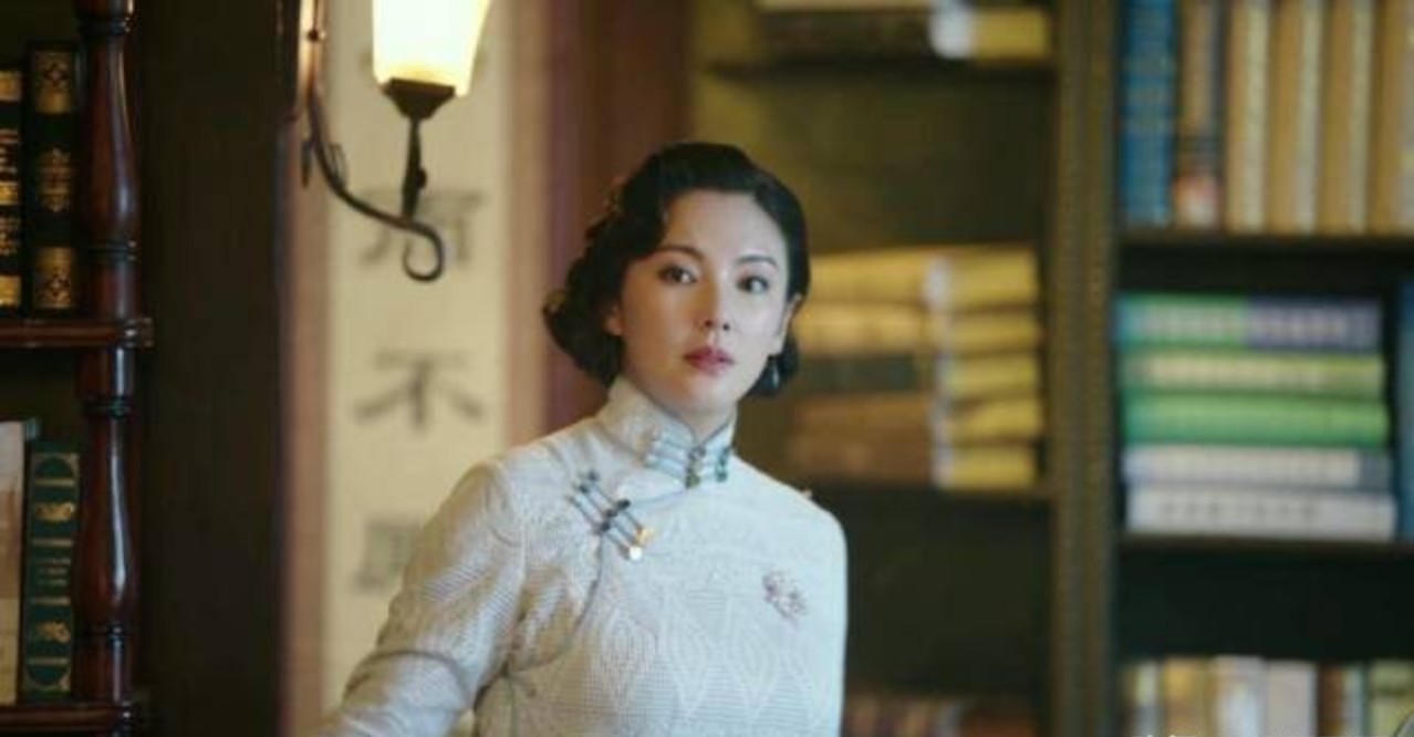 卜冠今是《二十不惑》中姜小果的扮演者.