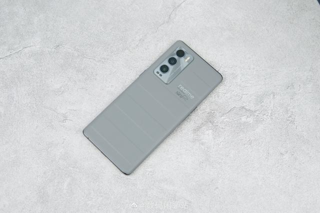 "dc调光安排上!"realme gt大师版持续预热两款机型基本可确认