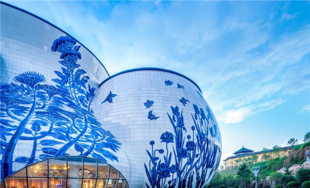 原创世界最美的青花瓷建筑群,耗资400亿打造,游客:位于南昌