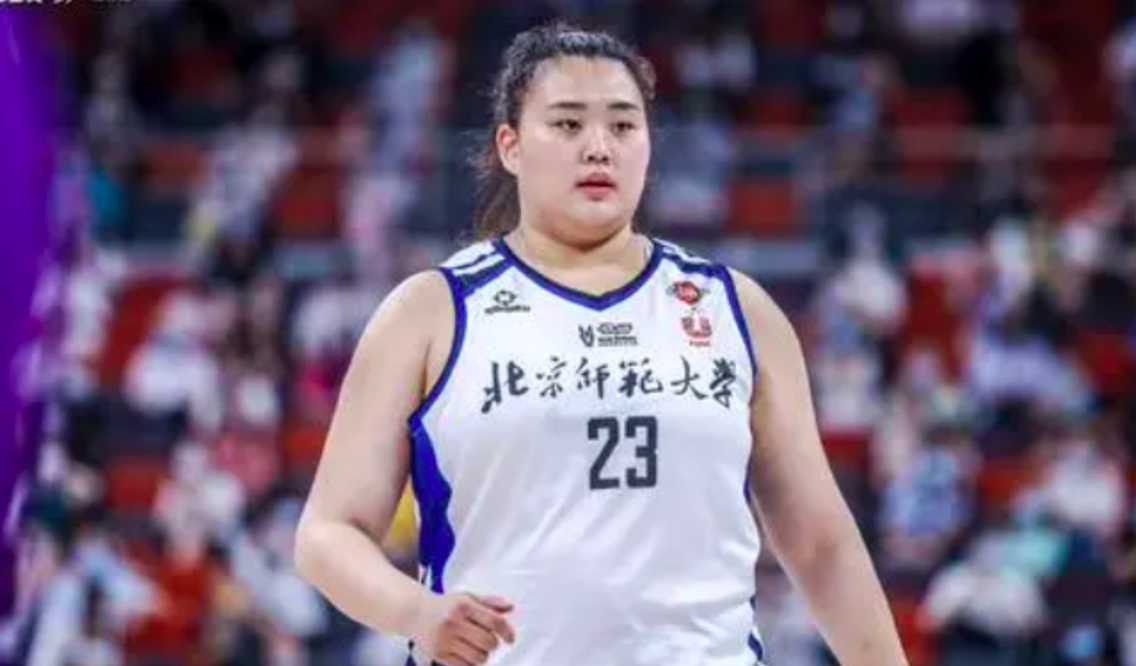 中国女篮官宣奥运名单,260斤刘禹彤拿全国冠军,却意外