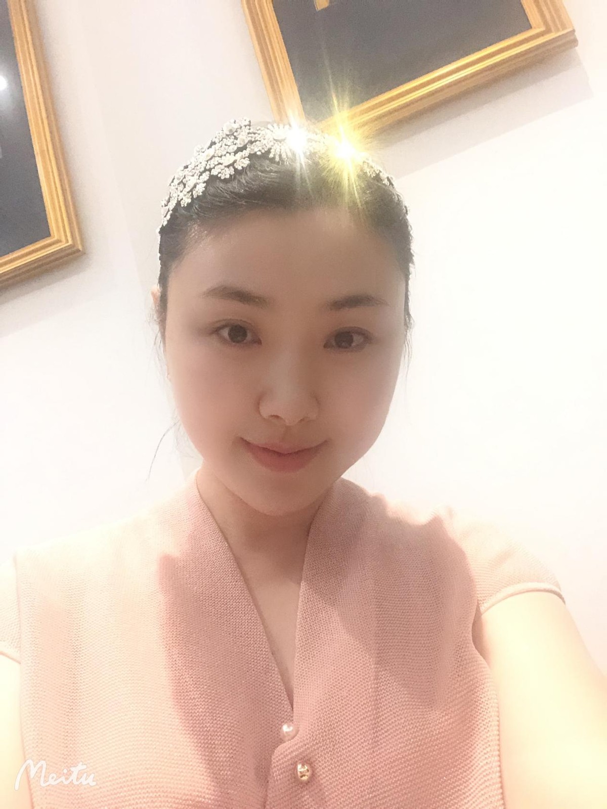 歌手肖洋昔日演出照曝光 洋溢青春活力