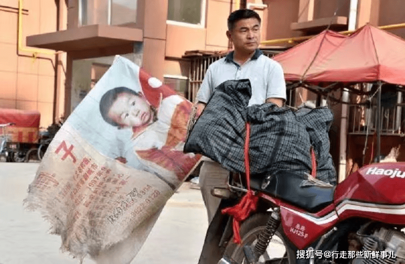 原创错换人生28年有人喊话许妈向郭刚堂学习,把姚威养父母当亲戚一样
