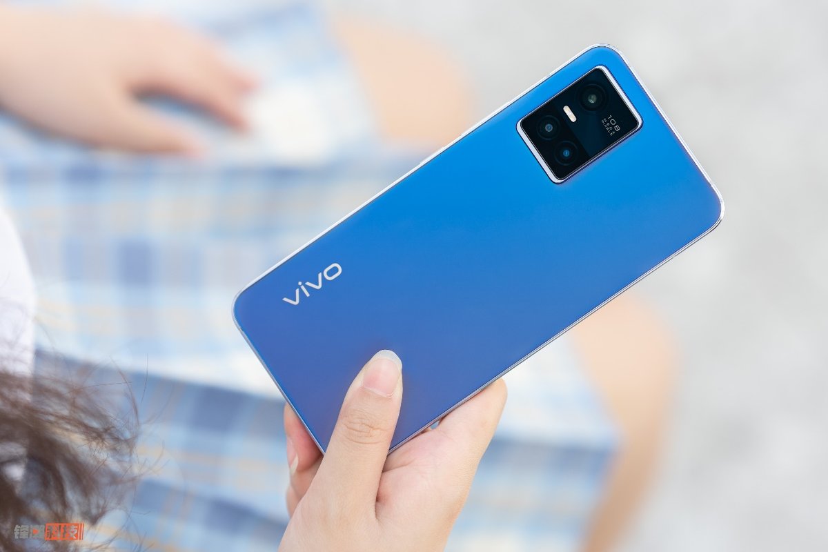 vivo s10 pro图赏:光致变色,打造专属于你的个性后盖