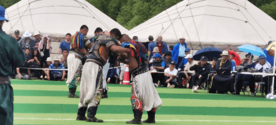 搏克—游牧民族的摔跤比赛
