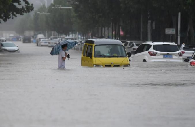 原创突发!史无前例暴雨突袭郑州,千万人受困,25人死亡7人失联!