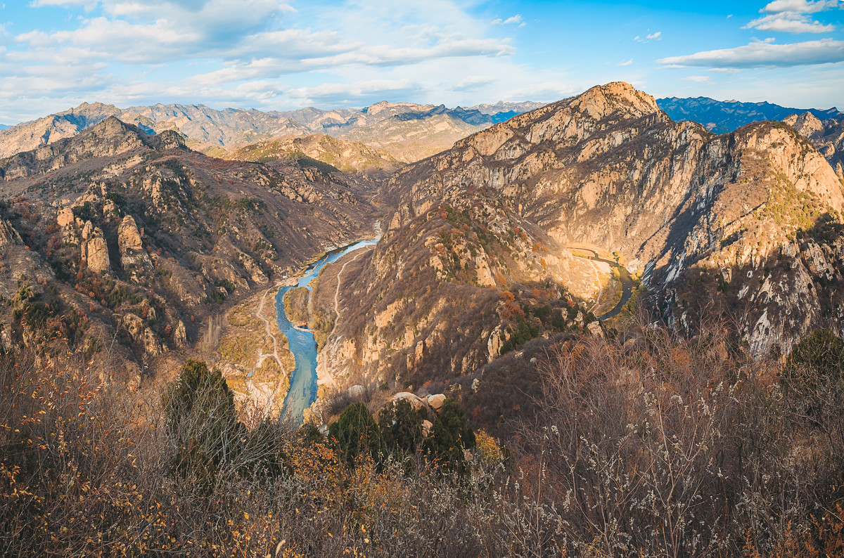 景观作为是北京有北方"小黄山"美称的山,它在北京享有很高的声誉,不仅