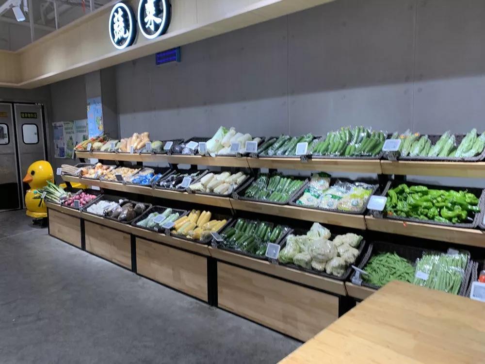 整个生鲜超市装修精致,品类齐全,也符合上海小资生活的调