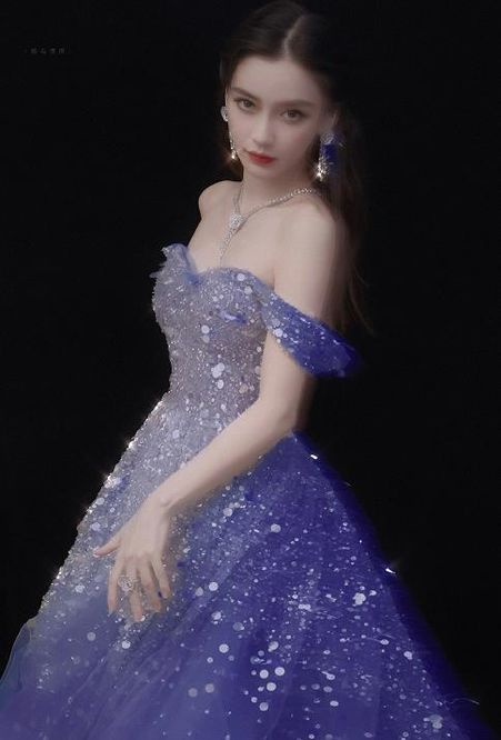 angelababy太宠粉了,喊粉丝妈妈,还对粉丝有求必应,太可爱了吧