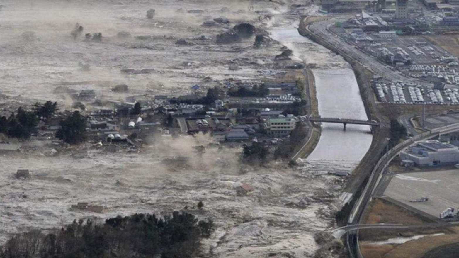 原创美国发生8.2级大地震,或引发大规模海啸