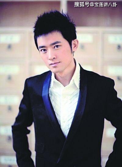 任泉宠了12年的妻子,原来是我们熟悉的歌手,难怪这么多年零绯闻