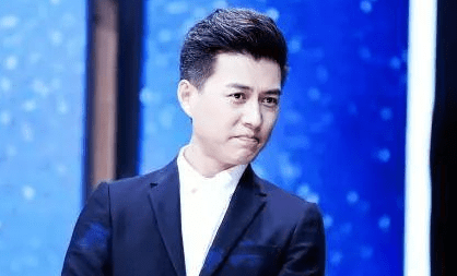 靳东:进演艺圈25年,圈内公认的"戏痴",低调演戏为人谦逊