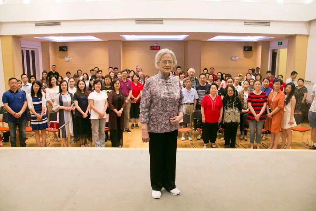 原创小学3年级学历,200多个豫剧形象,"林黛玉"扮演者王文娟去世