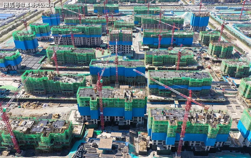 中核四0四生活保障区2#地项目首批楼号顺利封顶