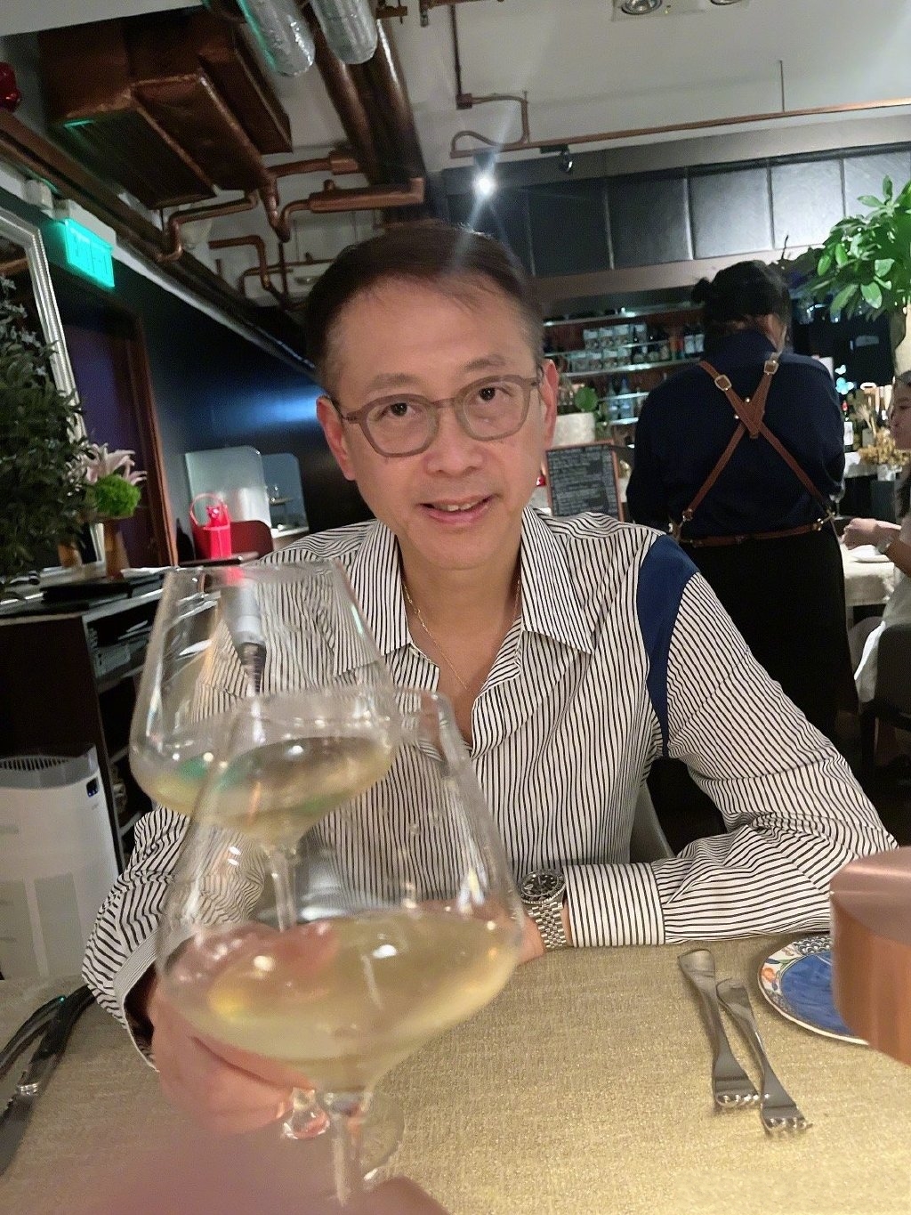 原创李嘉欣晒儿子近照,许建彤长高长帅不少,10岁还与妈妈对嘴喂食