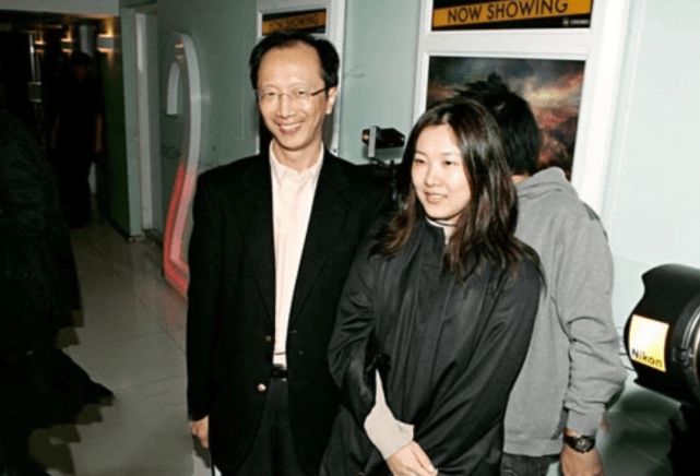 原创伏明霞23岁巅峰状态退役真的只是为嫁50岁富豪吗背后真相来了