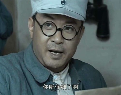 他是《亮剑》中唯一能制住李云龙的角色,却是导演客串