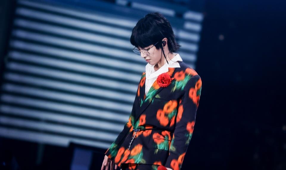 原创歌王华晨宇《飞行指挥家》:我偏用热爱 翻盘赢个精彩