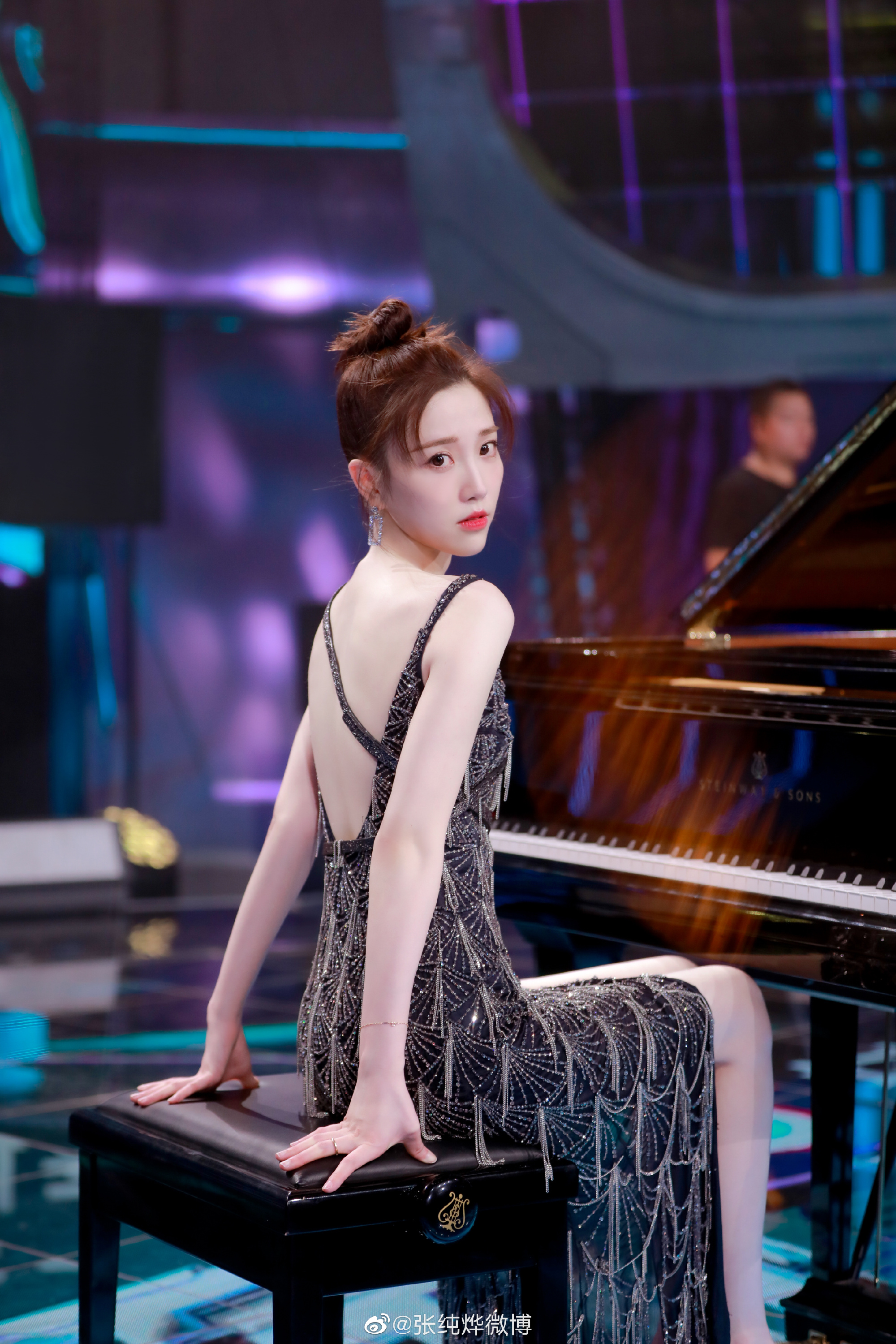 难怪江苏卫视女主持只有她蒙面舞王2张纯烨钢琴公主造型绝美