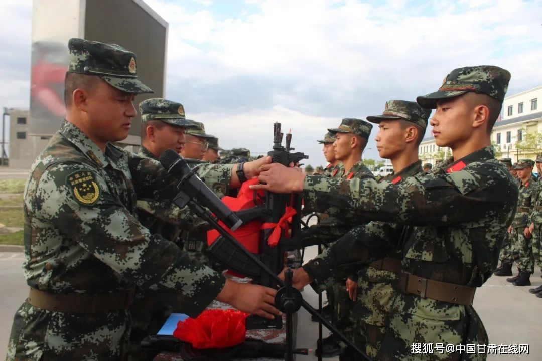 武警甘肃总队机动支队:列兵的