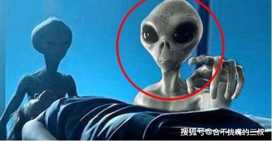 原创印度出现"夜行外星人"?浑身散发白色光芒,手臂极长