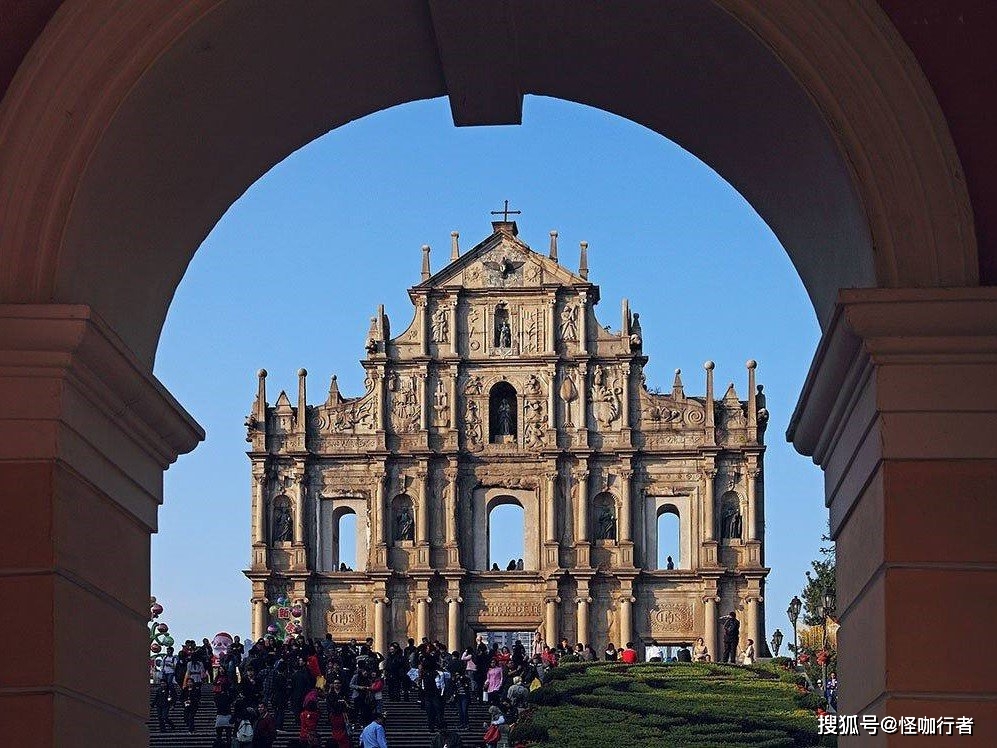 这是澳门当地最著名的名胜古迹之一,始建于1488年,距今有五百多年的