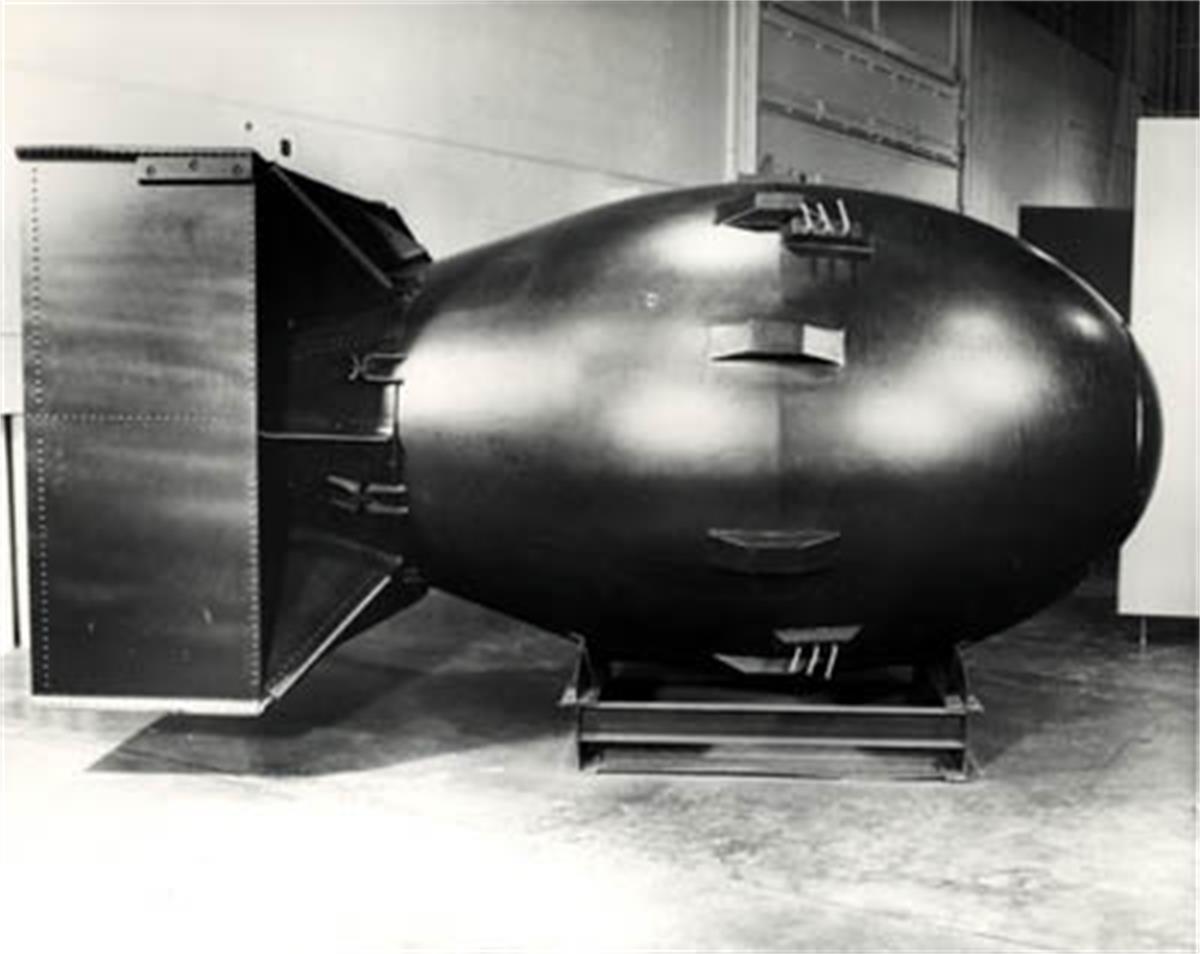 原创美国研制的第4颗原子弹没用到日本却杀死了一批本国科学家