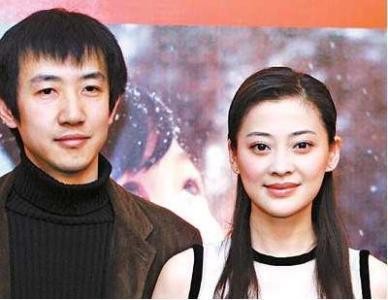 和梅婷花350万狂捧鄢颇相比李小冉为他下跪求饶二人到底谁更惨