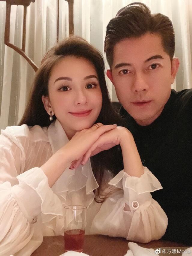 郭富城爱妻方媛晒健身美照心情好,对镜自拍大秀小蛮腰