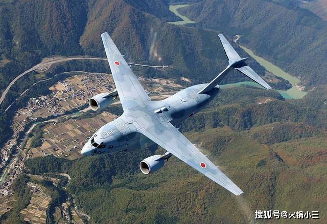日本c2运输机前往阿富汗,曾发生舱门脱落事故,威胁航线地面安全