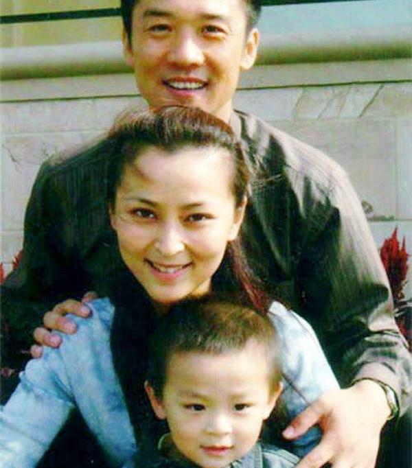 何音前夫和现任丈夫都比她小她离婚与再婚都是为了儿子