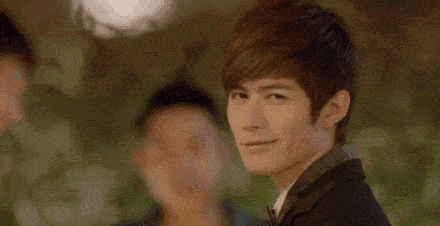 除去影视剧作品之外,陈学冬的综艺节目同样也遭到了停播下架; 比如