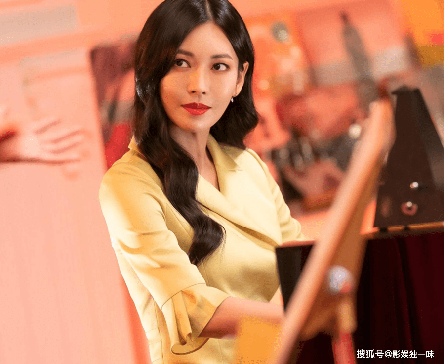 早些年,电影《七剑下天山》正在开拍,导演徐克说服了韩国女
