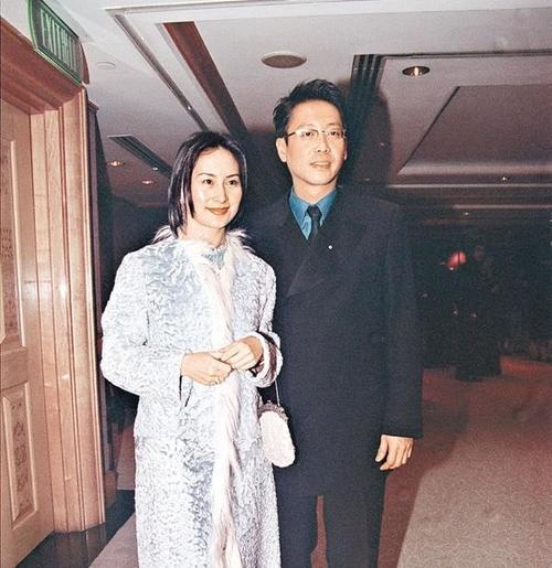 原创被何超琼封杀之后,洗米华选择套现7千万走人,足足损失了11亿